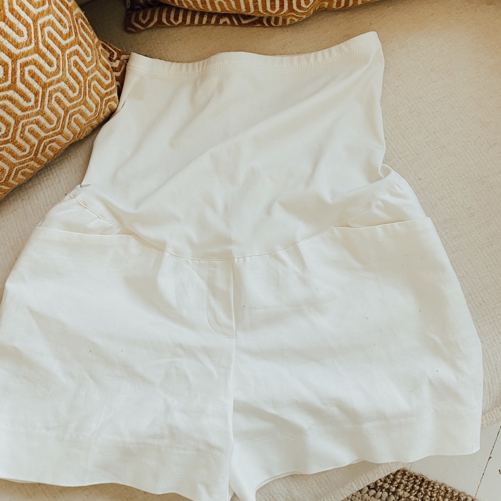 Gap maternity shorts